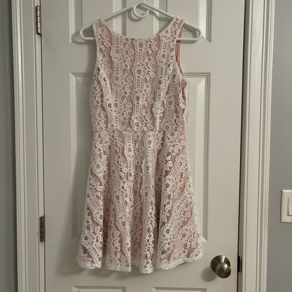 Gorgeous dusty rose mini dress with white lace overlay. TAGS STILL ON